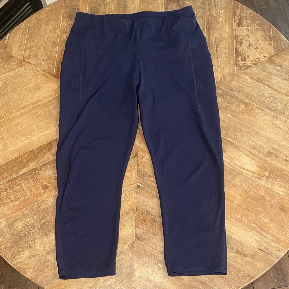 All in motion Navy Ankle Leggings with Pattern Cutouts [Size: XL]